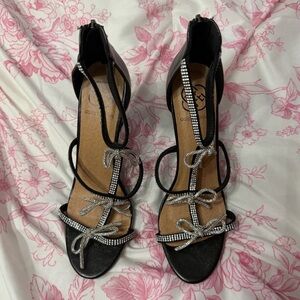 Daisy Fuentes Black and Silver Heels